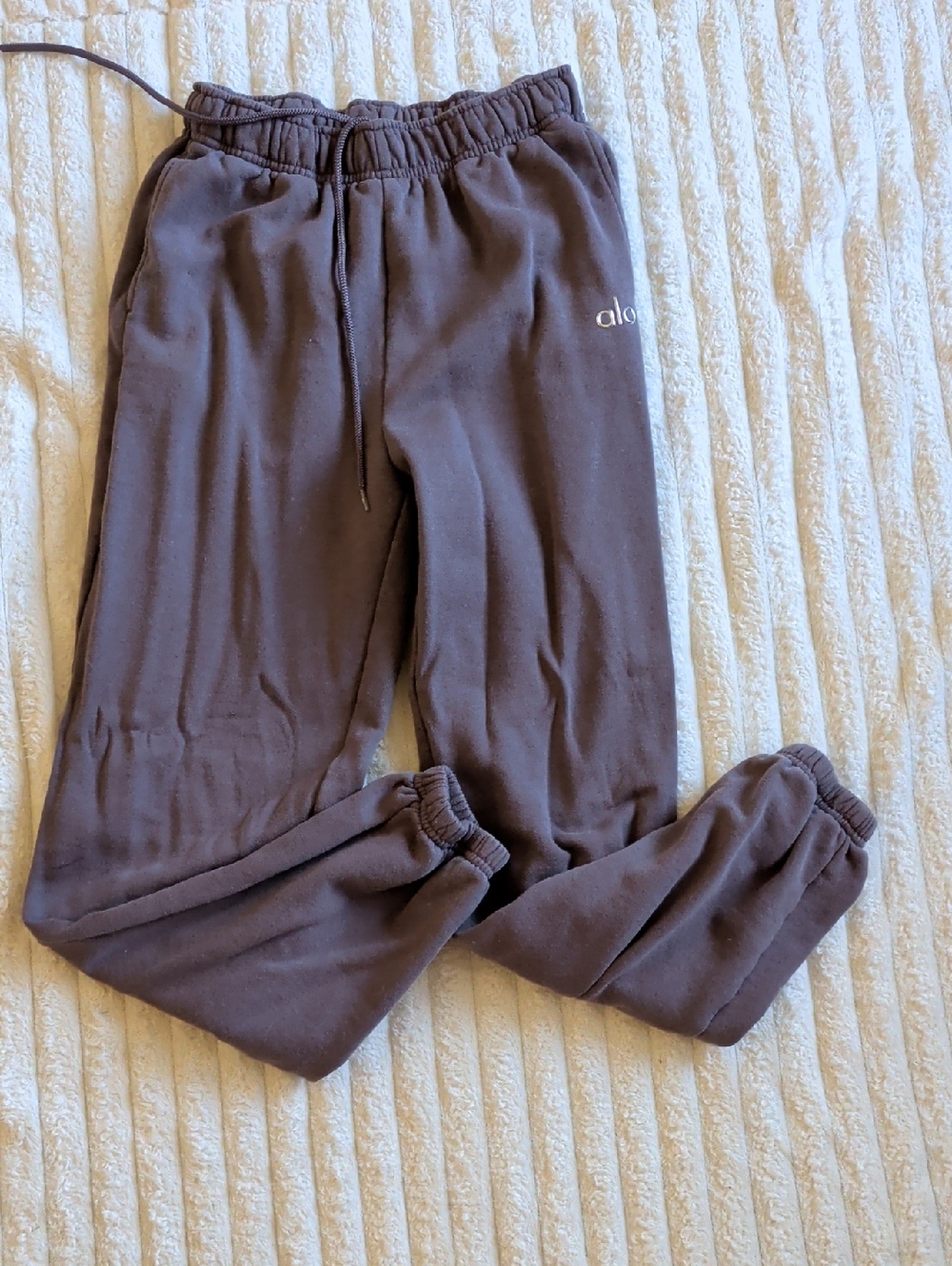 ALO Yoga Accolade Set Metallic Logo Pullover - Picture 4 of 6